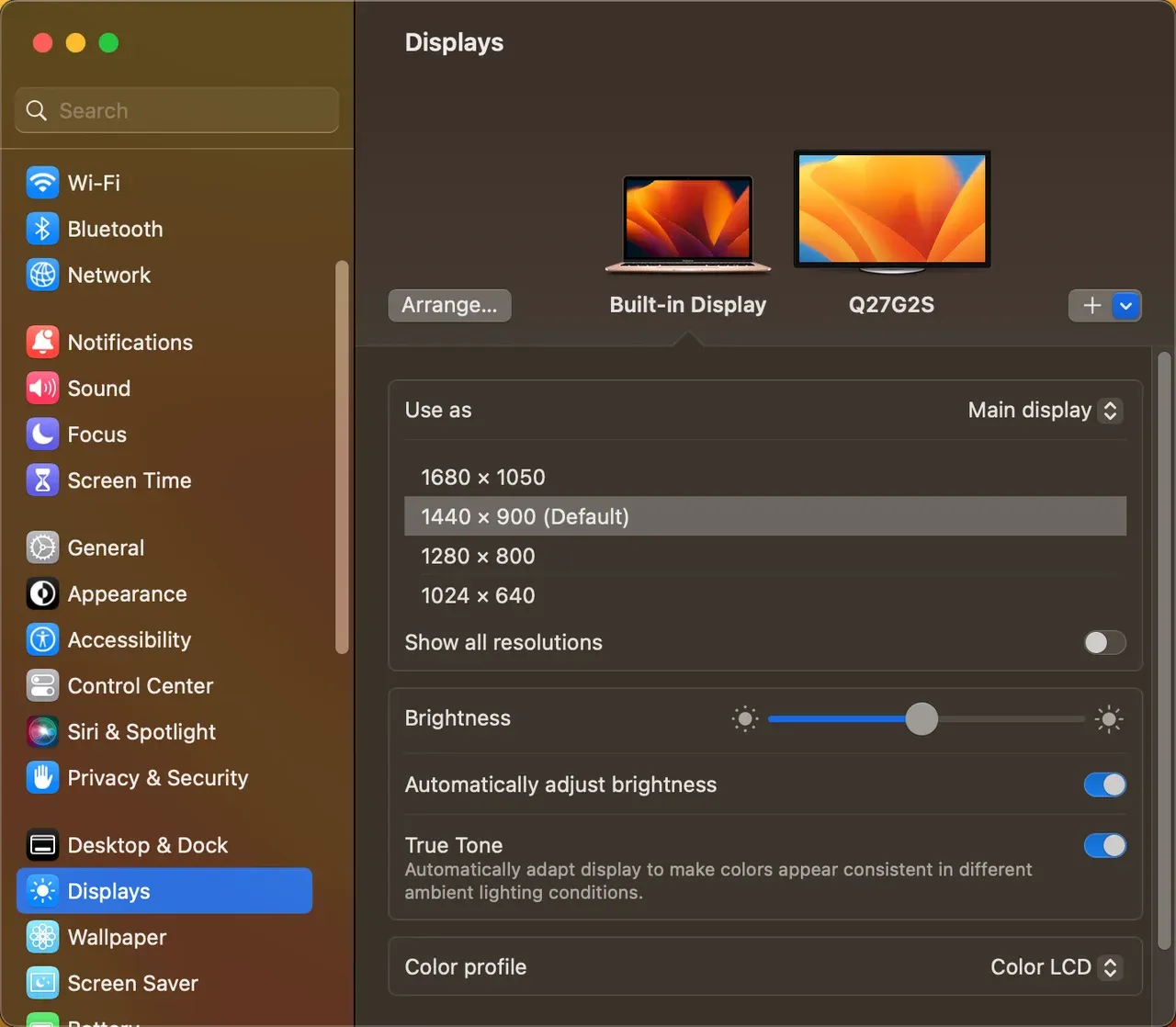 access the Display menu on MacBook Air