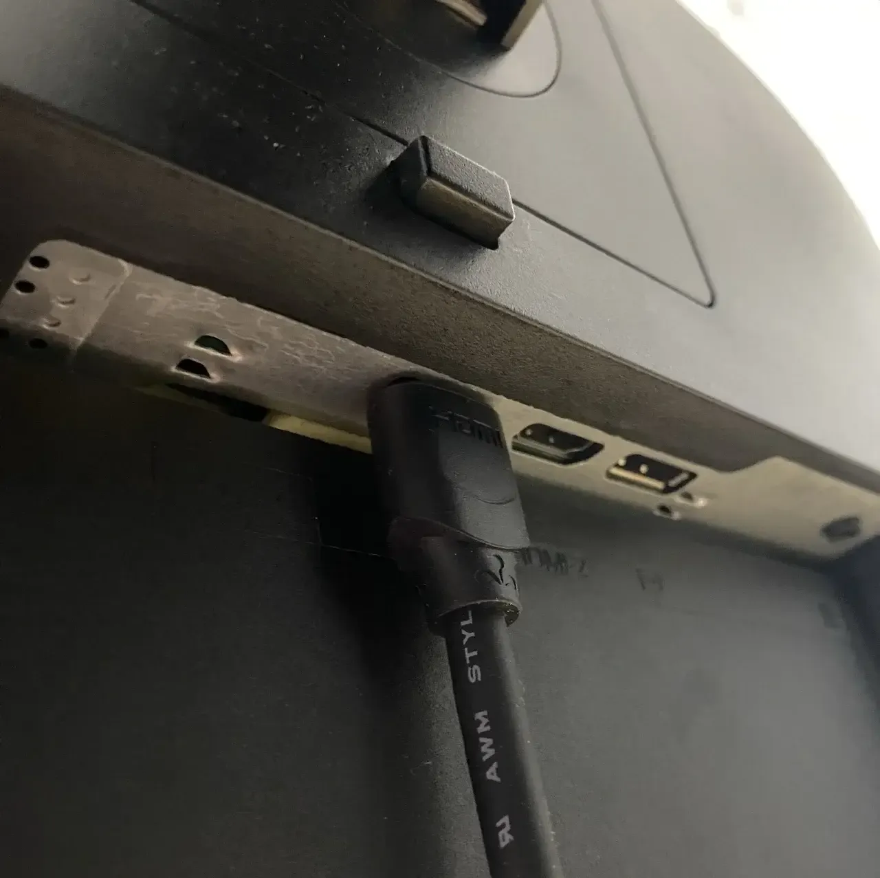 HDMI cable to TV